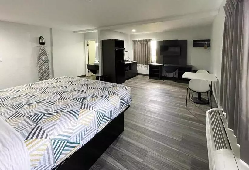 キングサイズベッドのデラックスルーム, Days Inn Little Rock South