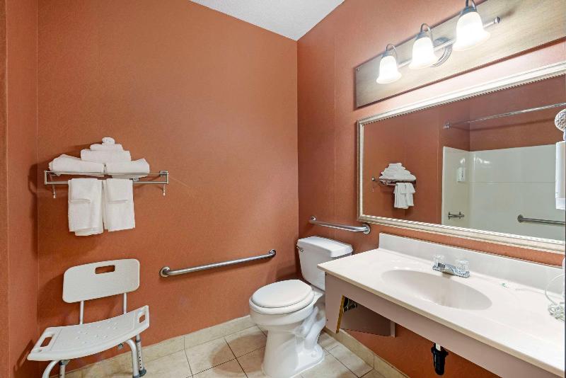 غرفة قياسية لذوى الاحتياجات الخاصة, Quality Inn Bemidji