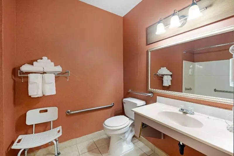 اتاق استاندارد برای معلولان, Quality Inn Bemidji