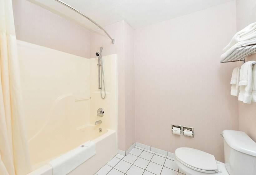 غرفة قياسية, Quality Inn & Suites Stoughton  Madison South