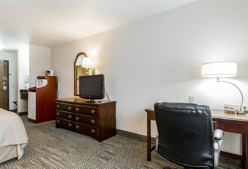 غرفة قياسية, Quality Inn & Suites Stoughton  Madison South