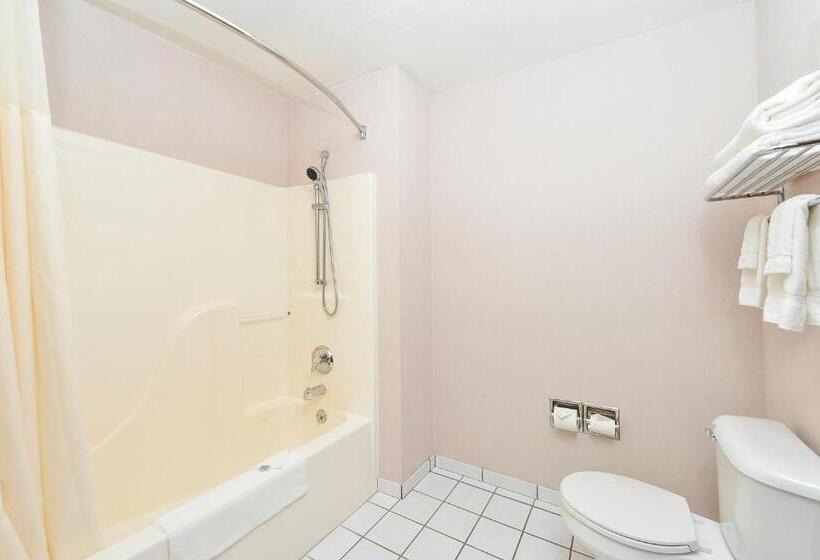 غرفة قياسية, Quality Inn & Suites Stoughton  Madison South