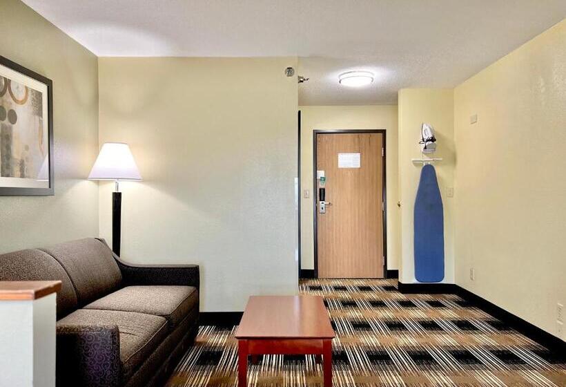 Люкс Кровать Кинг, Quality Inn & Suites Wisconsin Dells Downtown   Waterparks Area