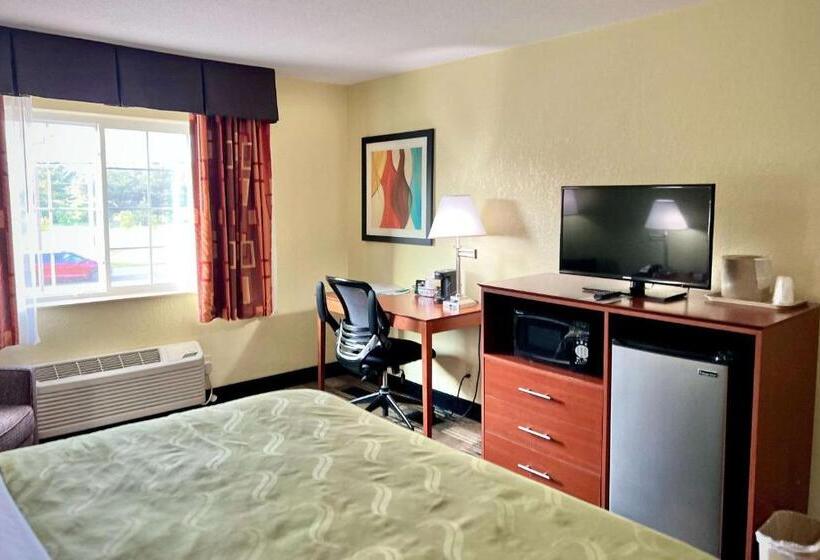Стандартный Номер Кровать Кинг, Quality Inn & Suites Wisconsin Dells Downtown   Waterparks Area