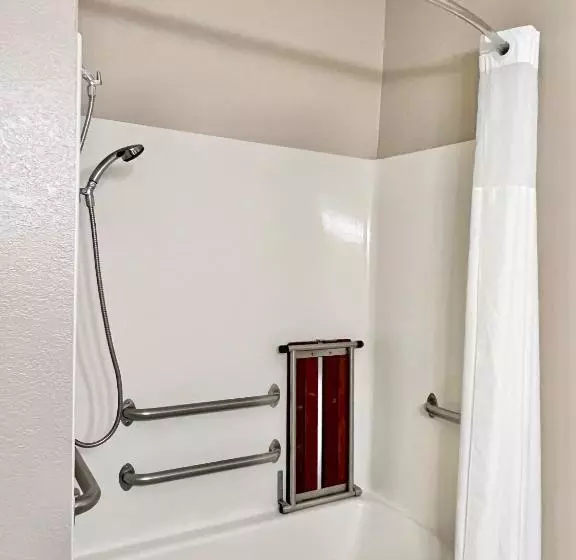 اتاق استاندارد برای معلولان, Quality Inn & Suites Wisconsin Dells Downtown   Waterparks Area