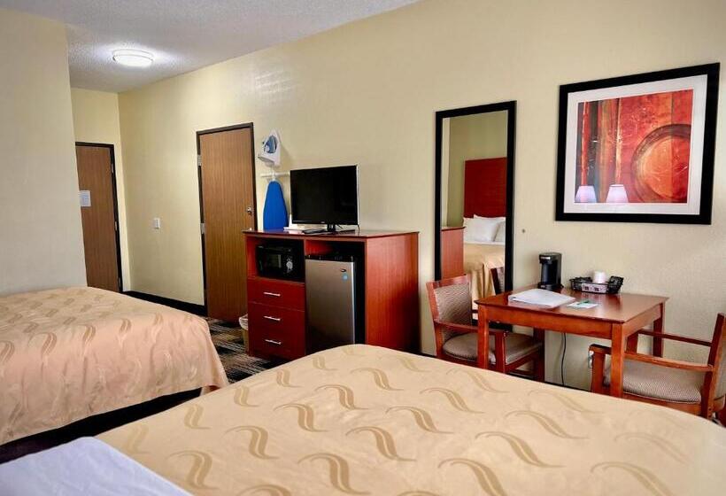 Номер Стандарт Адаптированный для Инвалидов, Quality Inn & Suites Wisconsin Dells Downtown   Waterparks Area