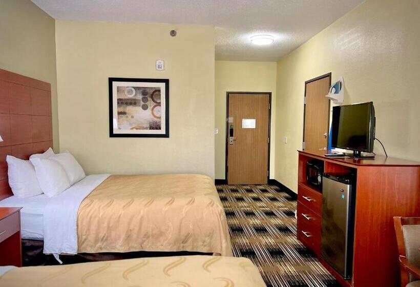 Номер Стандарт Адаптированный для Инвалидов, Quality Inn & Suites Wisconsin Dells Downtown   Waterparks Area