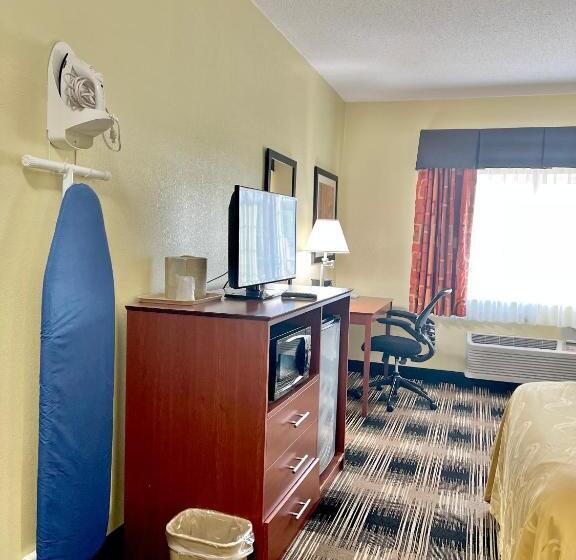 Номер Стандарт Адаптированный для Инвалидов, Quality Inn & Suites Wisconsin Dells Downtown   Waterparks Area