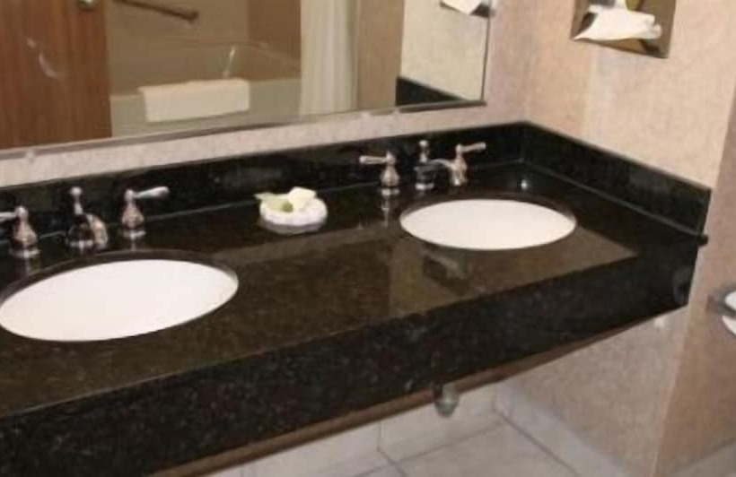 غرفة ديلوكس, Redwood Lodge