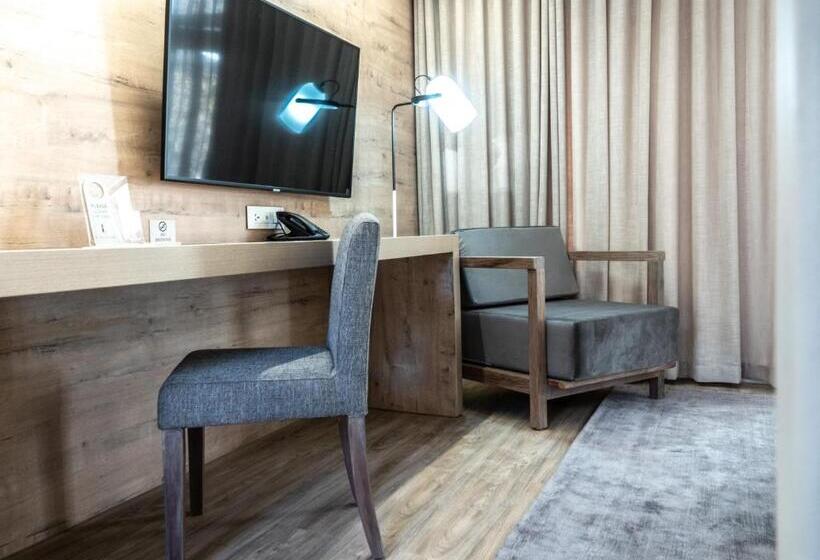 سوییت با چشمانداز باغ, The Windhoek Luxury Suites