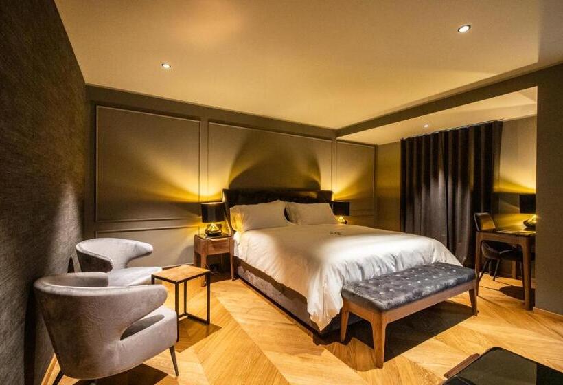 اتاق لوکس با تخت بزرگ, Dam Boutique Hotel & Restaurant