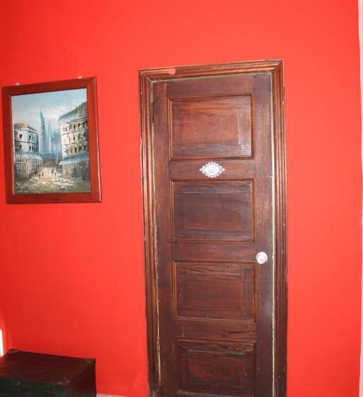اتاق لوکس, Hostal Velvet Plaza
