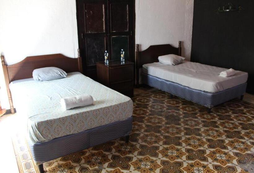 اتاق استاندارد با 2 تخت دوبل, Hostal Velvet Plaza