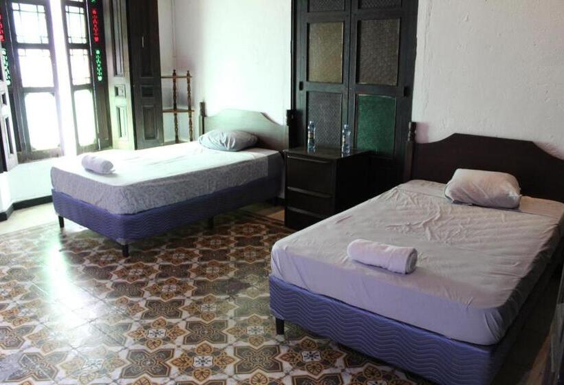 اتاق استاندارد با 2 تخت دوبل, Hostal Velvet Plaza