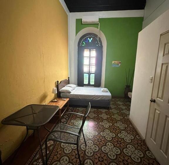 اتاق استاندارد با بالکن, Hostal Velvet Plaza