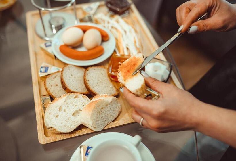 Standard Triple Room, Argishti