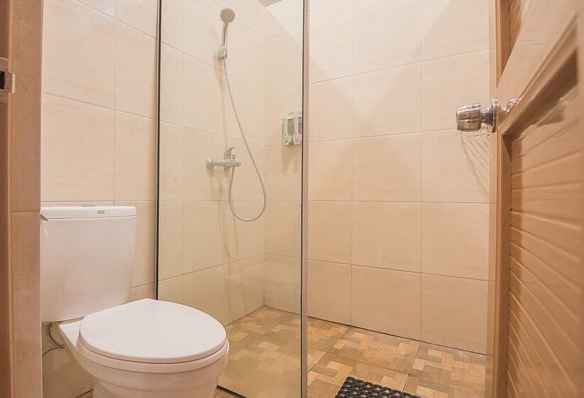 ルームシェアのワンベッド, Reddoorz Hostel @ Grand Pangandaran