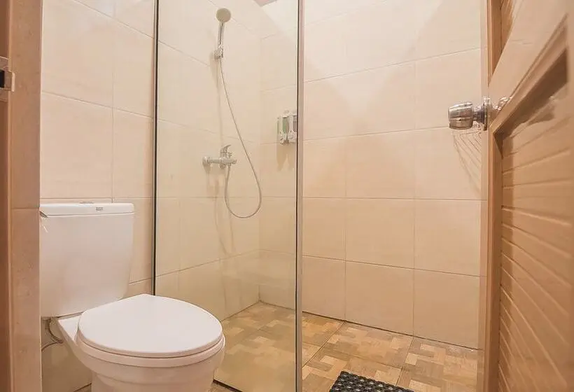 ルームシェアのワンベッド, Reddoorz Hostel @ Grand Pangandaran