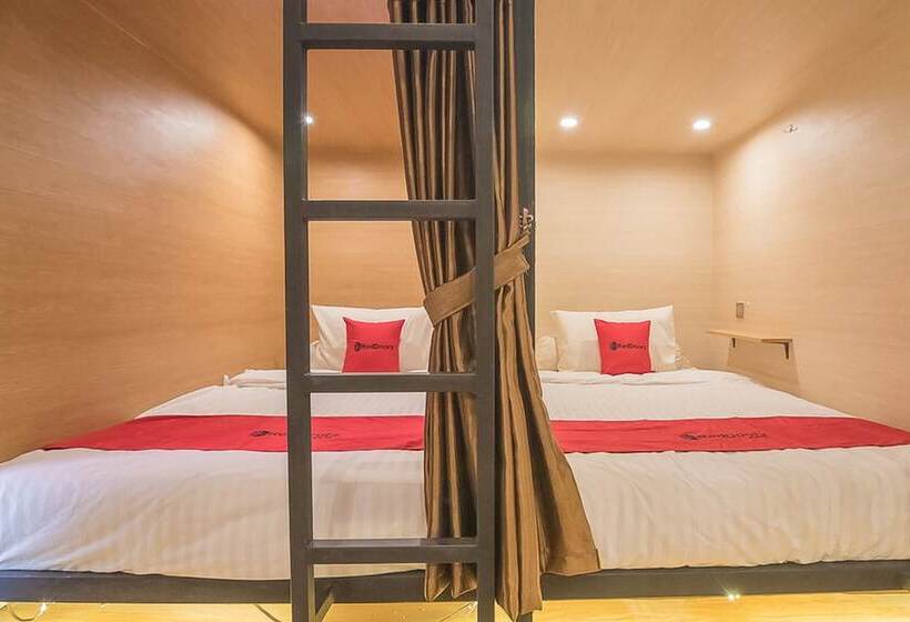 ルームシェアのワンベッド, Reddoorz Hostel @ Grand Pangandaran