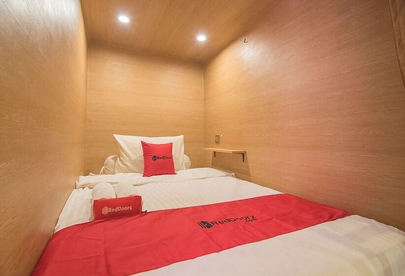 Кровать в Общей Комнате, Reddoorz Hostel @ Grand Pangandaran