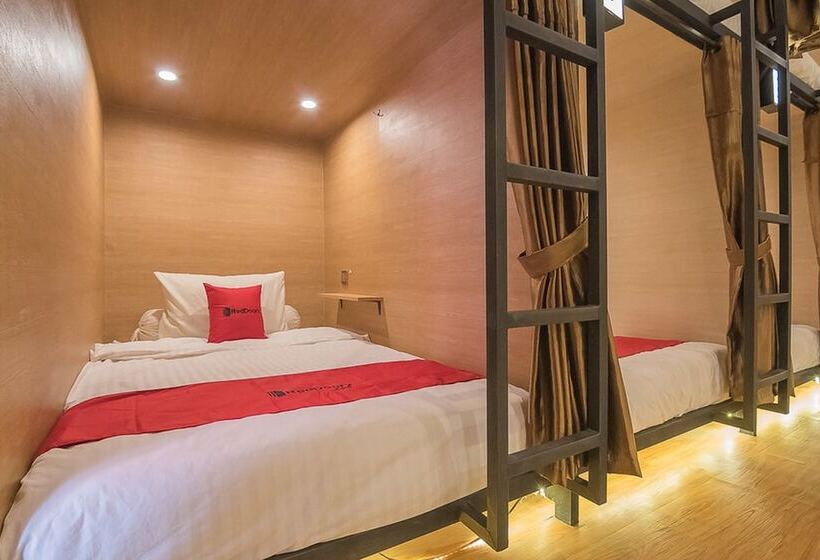 ルームシェアのワンベッド, Reddoorz Hostel @ Grand Pangandaran