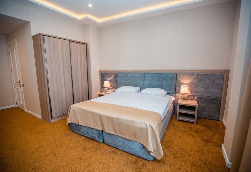 اتاق استاندارد, Grand Midway