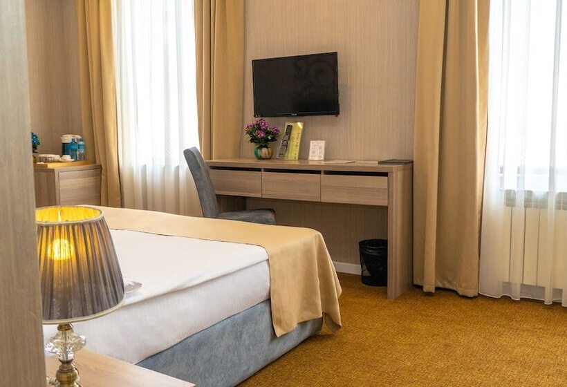 اتاق استاندارد, Grand Midway