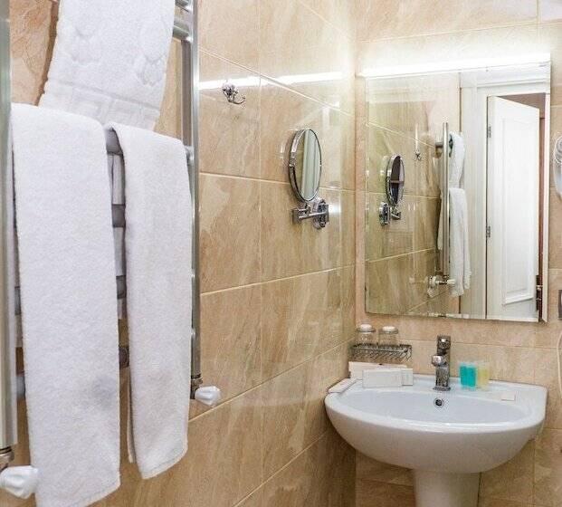 اتاق استاندارد, Grand Midway