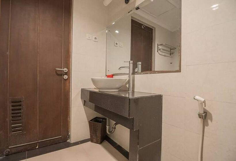 Номер Deluxe, Reddoorz Premium Syariah @ Semarang City Center