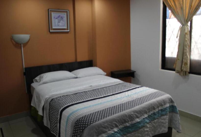 Standard Szoba, Julius Hostal, Desde Las 14 Horas Hasta 12 Del Mediodía