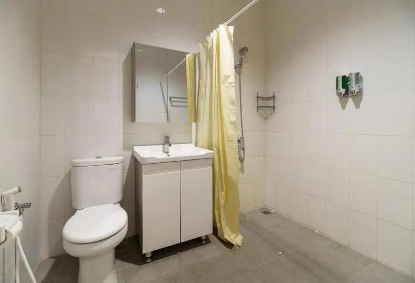 Deluxe Zimmer, Reddoorz Plus Near Exit Toll Puncak 2