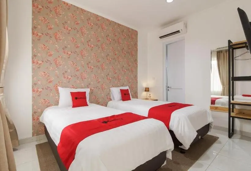 Economy Zimmer, Reddoorz Plus Near Exit Toll Puncak 2