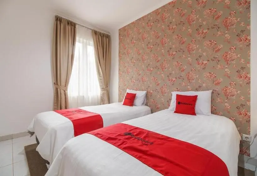 Economy Zimmer, Reddoorz Plus Near Exit Toll Puncak 2