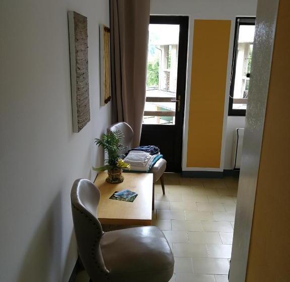 标准间, Fattoria Del Pino