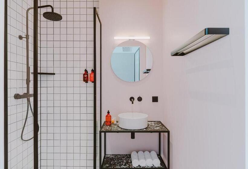 Quarto Triplo Standart, Supernova