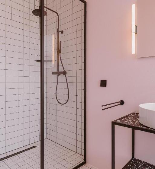 Quarto Triplo Standart, Supernova