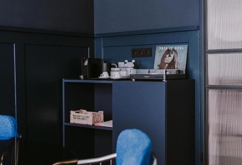 Quarto Triplo Standart, Supernova