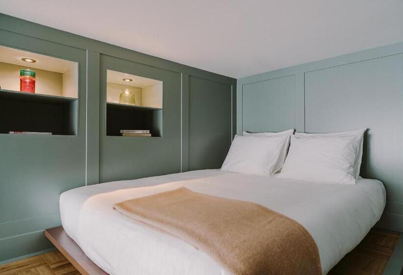 Quarto Quádruplo Standard, Supernova