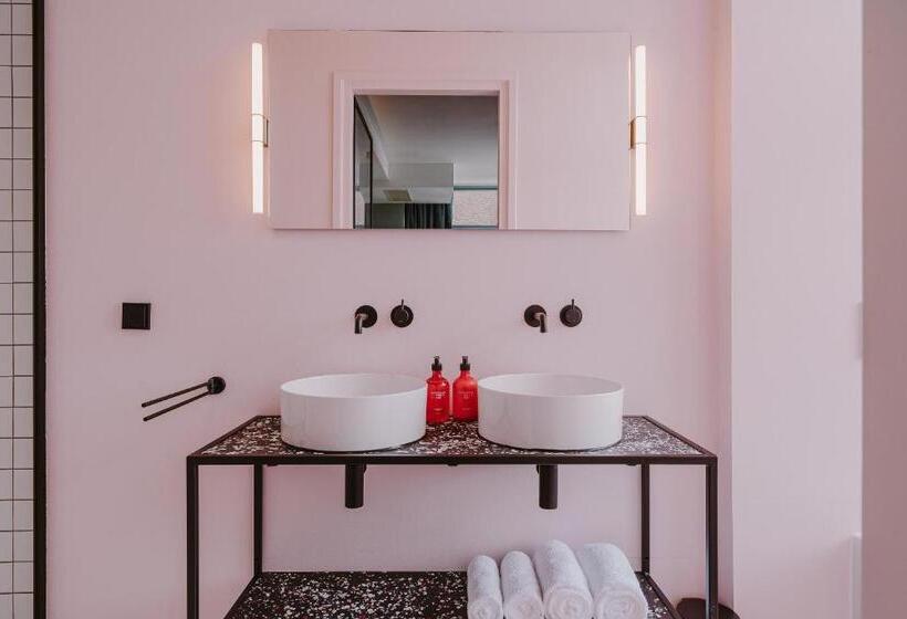 Quarto Deluxe com Balcão, Supernova