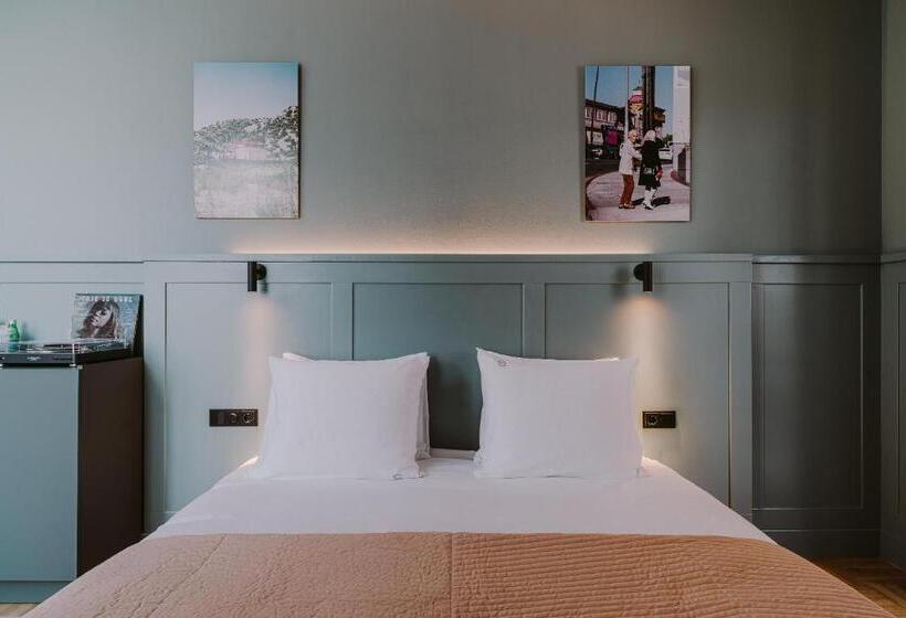 Quarto Deluxe com Balcão, Supernova