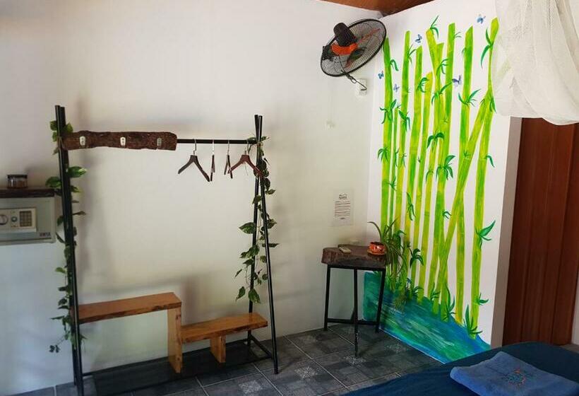 اتاق لوکس, Nomadders Ha Giang