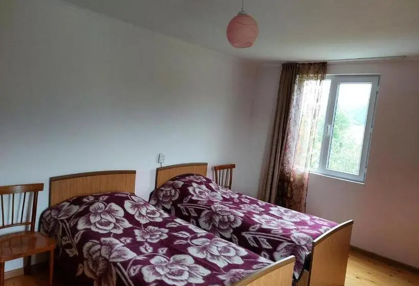 Economy Triple Room, Bombora