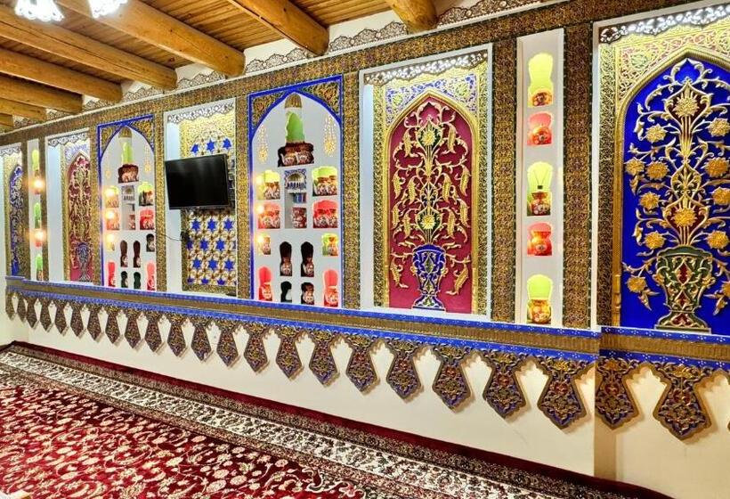 חדר סטנדרט לארבעה, Koh I Noor