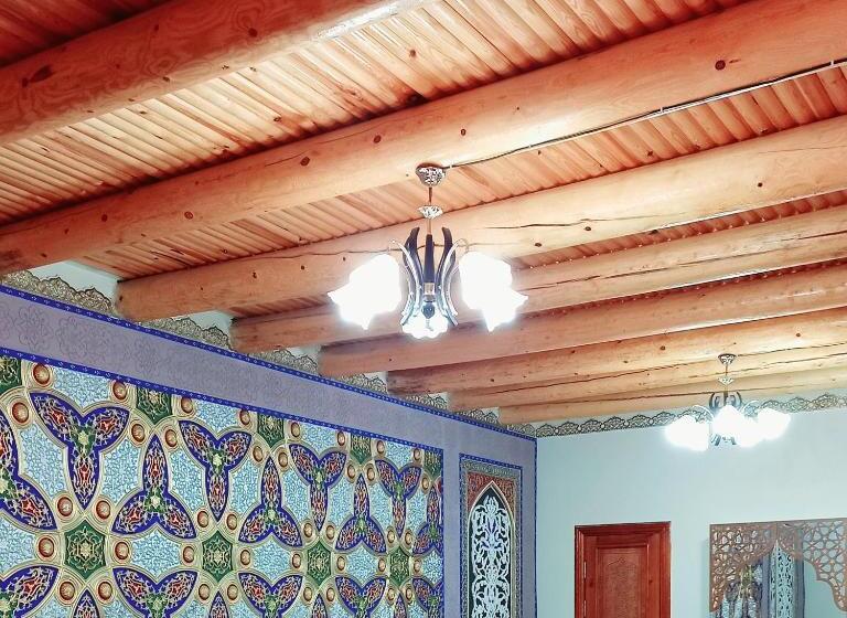 חדר סטנדרט לארבעה, Koh I Noor