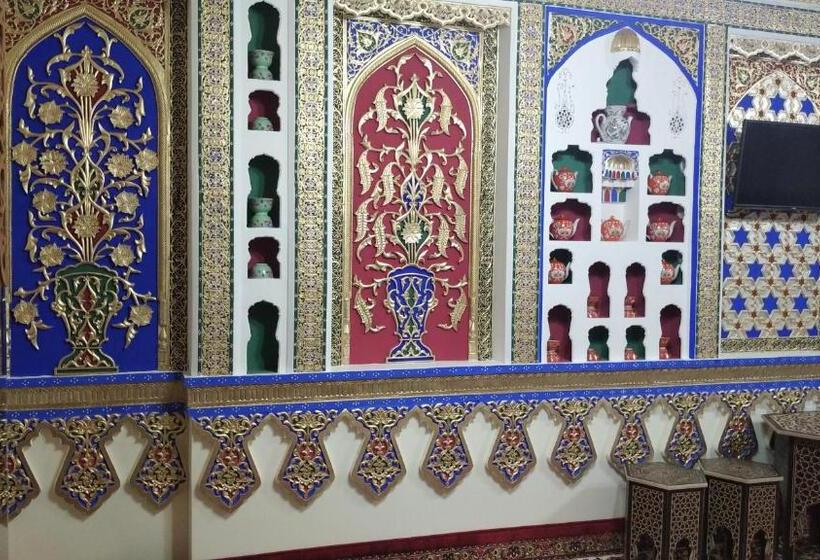 חדר סטנדרט לארבעה, Koh I Noor