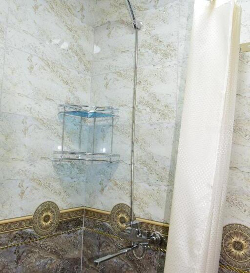 חדר סטנדרט לשלושה, Koh I Noor