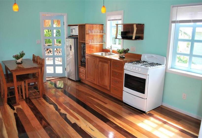 استودیو استاندارد با تخت کینگ, Sea Dreams