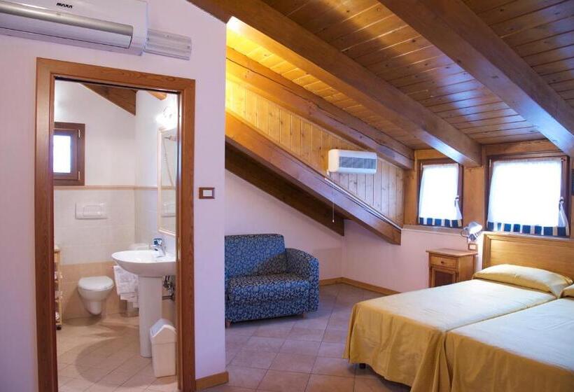 Habitació Triple Comfort, Casanova