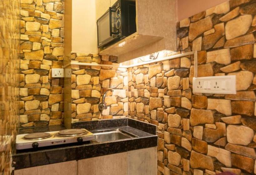 اتاق استاندارد چهار تخته, Onn Shelter Inn