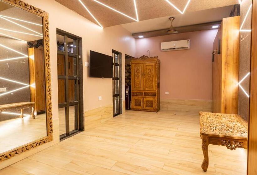 اتاق استاندارد چهار تخته, Onn Shelter Inn